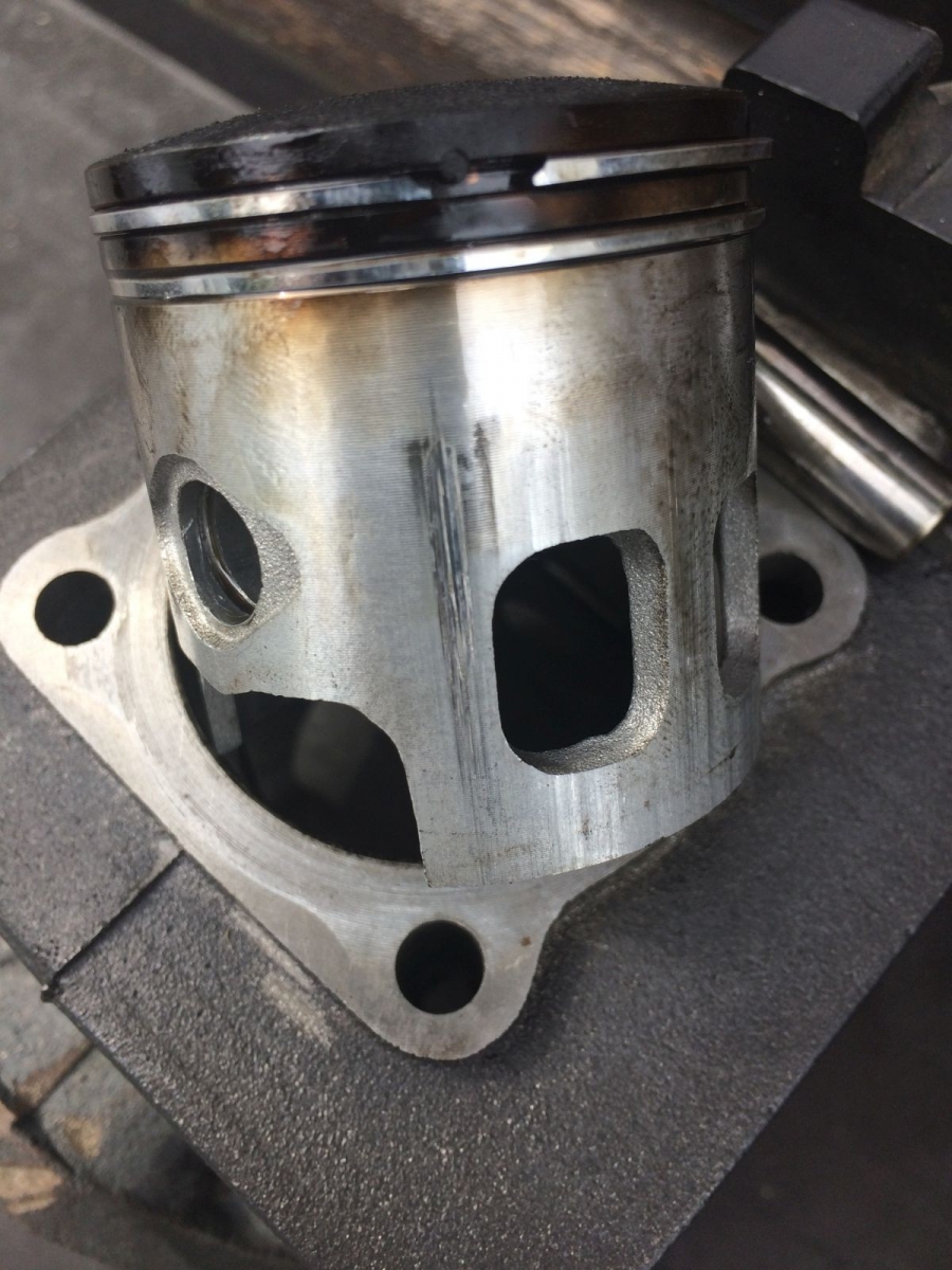 kolben2.jpg kolben2.jpg